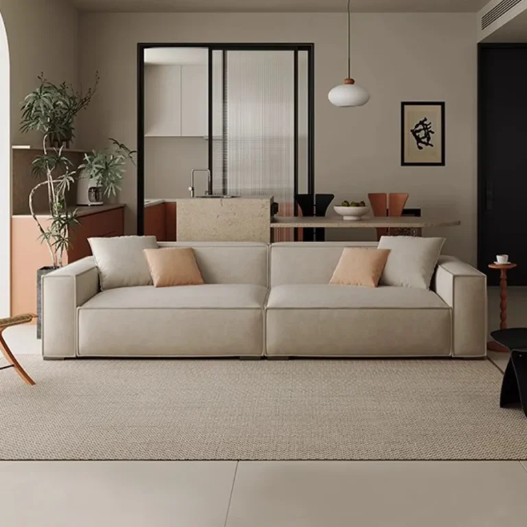 Sofá JC S001 color beige en un interior moderno.