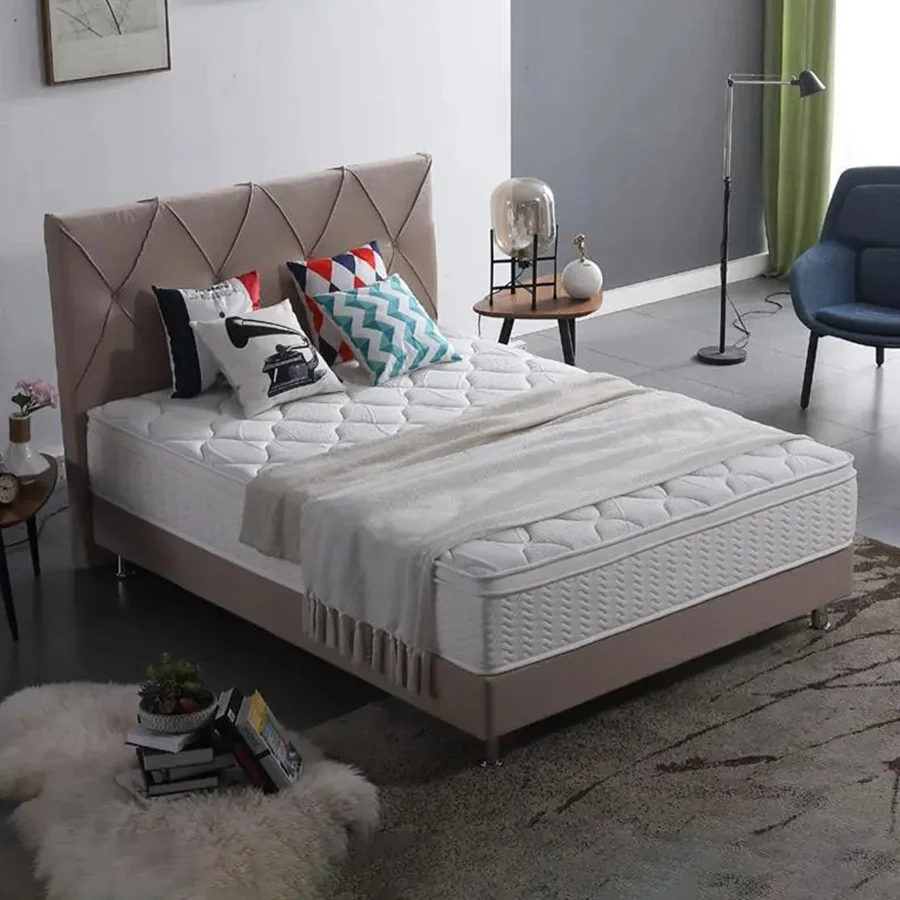 Colchón híbrido beige con decoración moderna