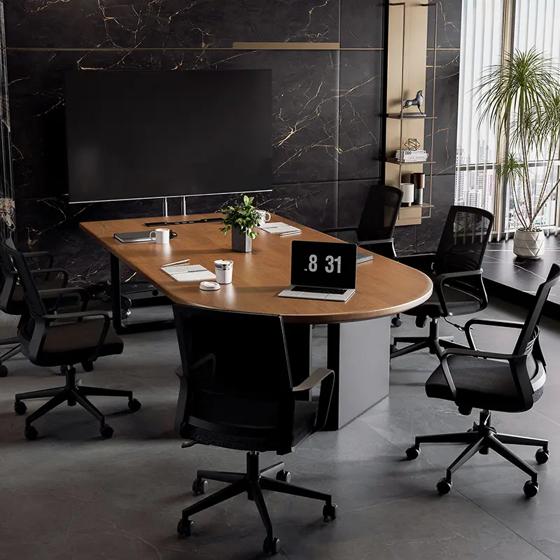 Sala de conferencias moderna con elegante mesa de juntas.
