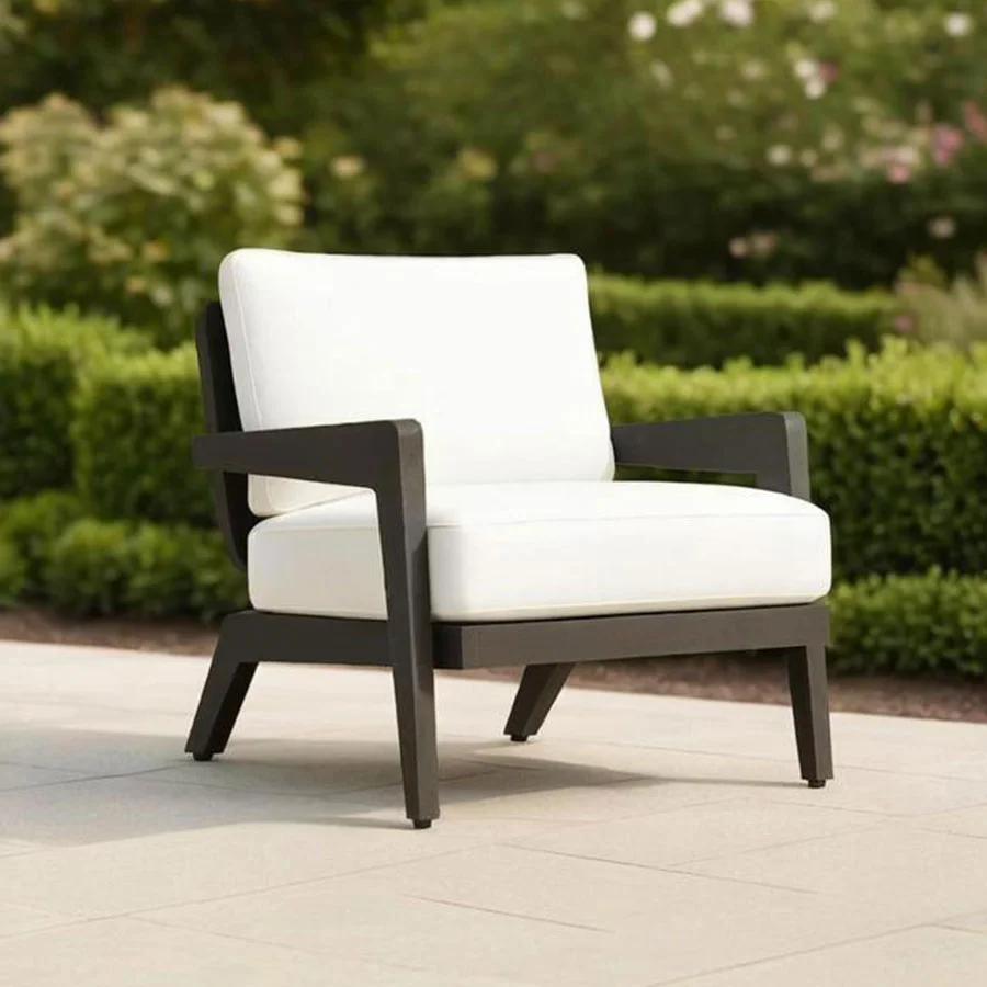 Silla de jardín con estructura negra