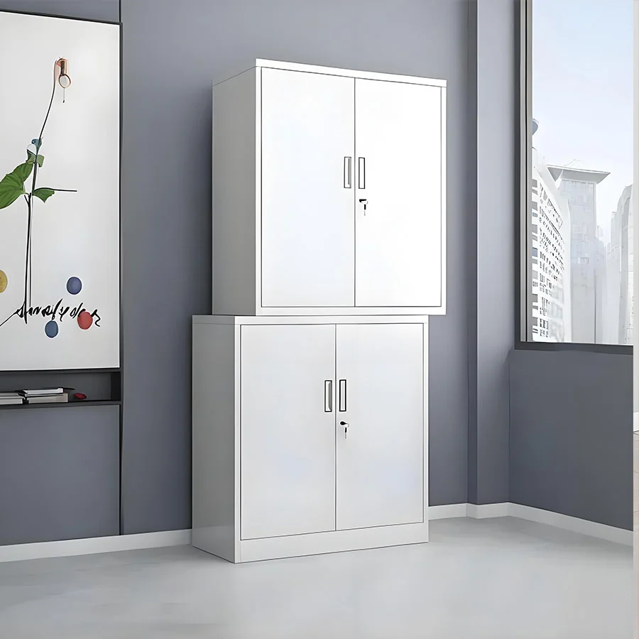 Elegantes armarios de oficina blancos con dos compartimentos.