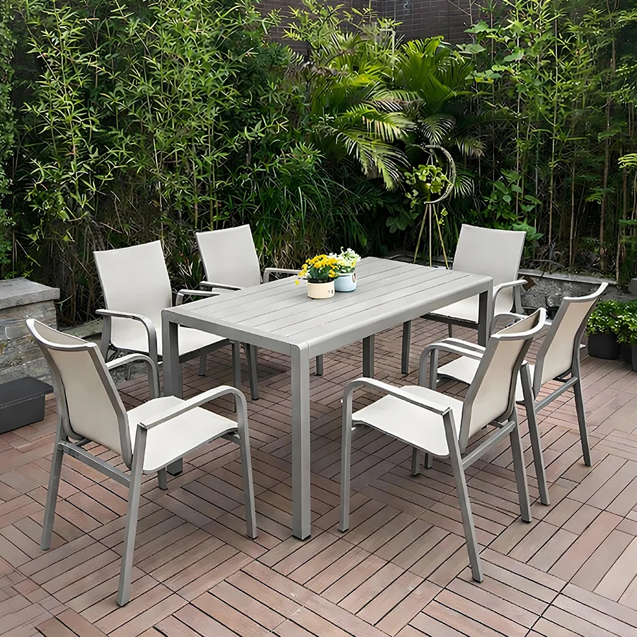 Conjunto de mesa y sillas de comedor de jardín moderno